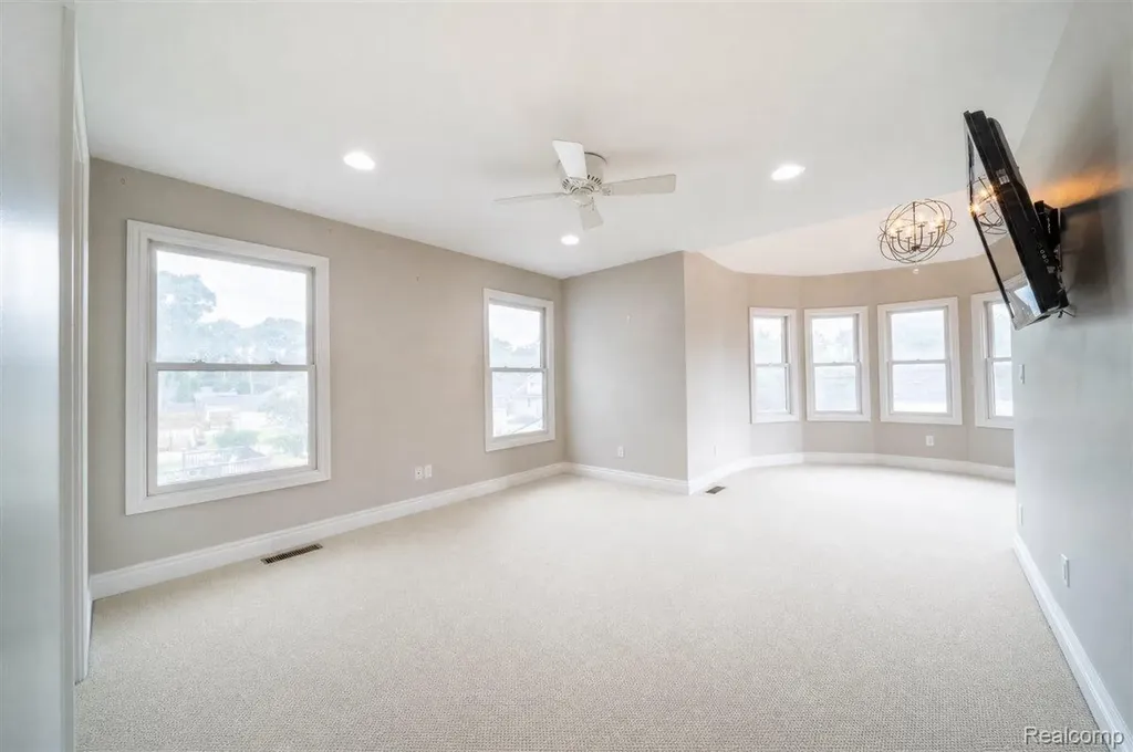 717 S Kenwood Avenue Royal Oak City MI 48067