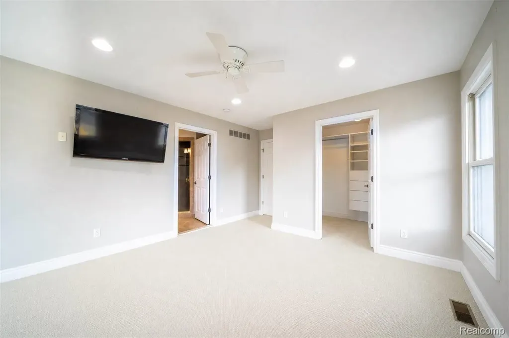 717 S Kenwood Avenue Royal Oak City MI 48067