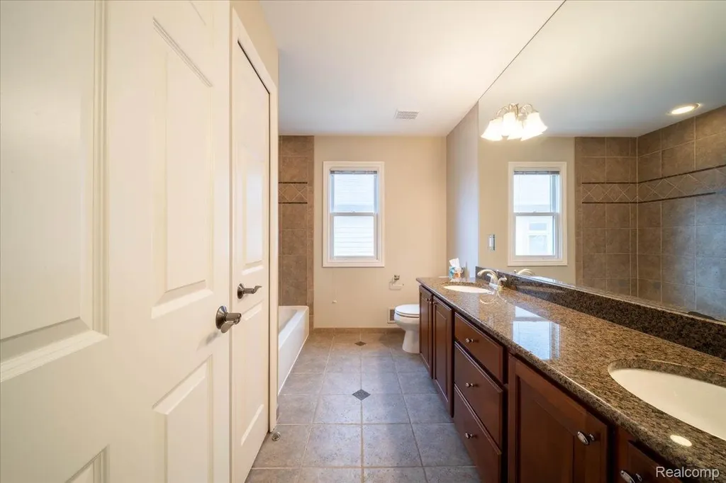 717 S Kenwood Avenue Royal Oak City MI 48067