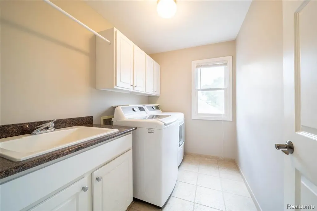 717 S Kenwood Avenue Royal Oak City MI 48067