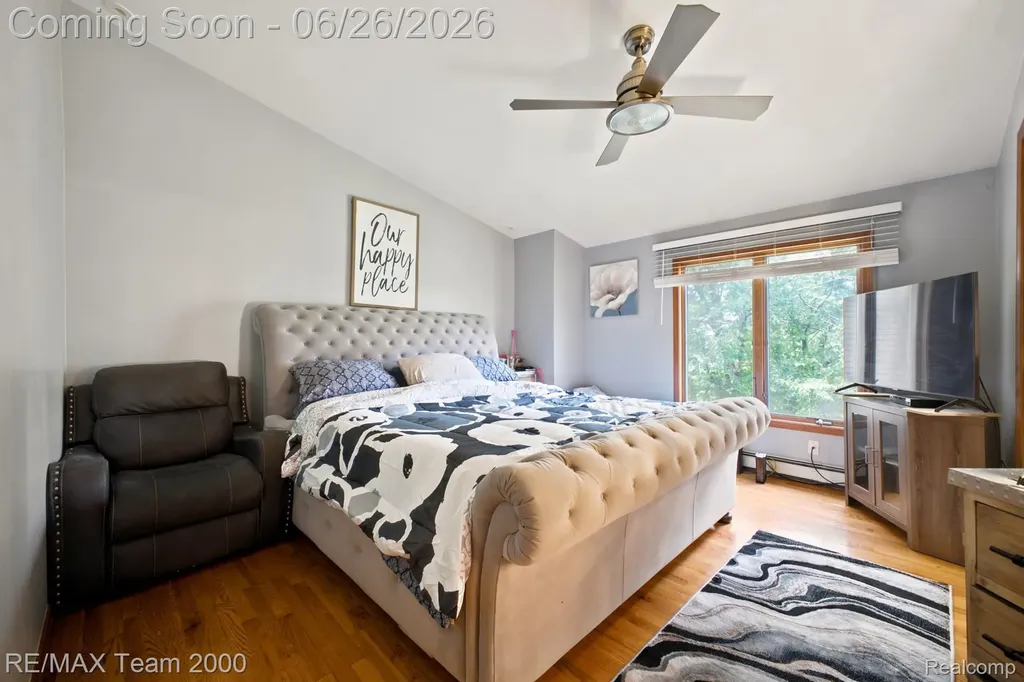 23511 Cliffview Court Farmington Hills City MI 48336