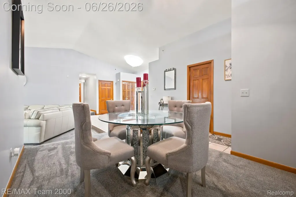 23511 Cliffview Court Farmington Hills City MI 48336