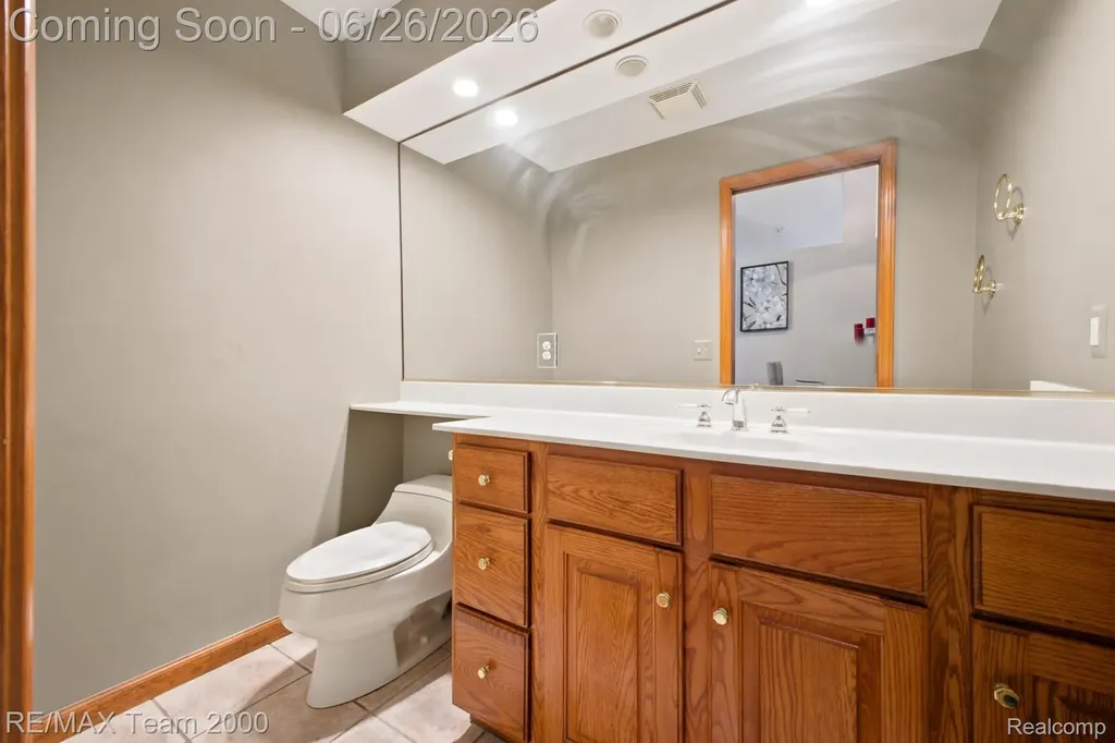 23511 Cliffview Court Farmington Hills City MI 48336