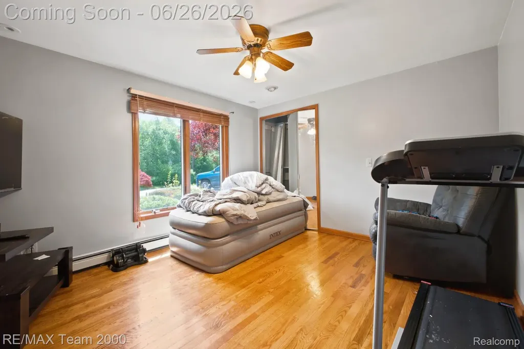 23511 Cliffview Court Farmington Hills City MI 48336