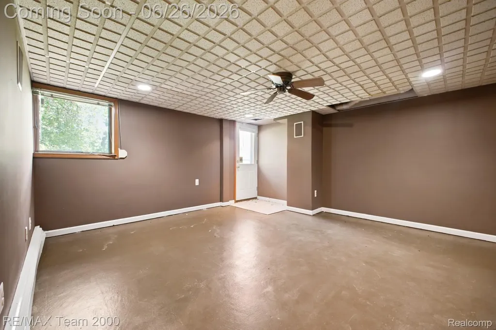 23511 Cliffview Court Farmington Hills City MI 48336