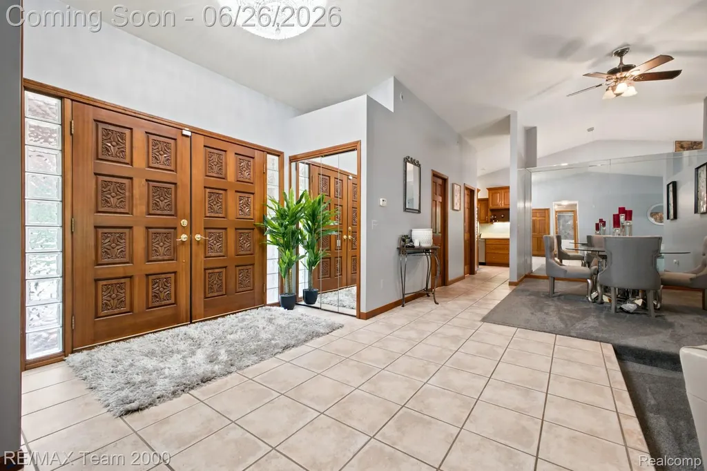 23511 Cliffview Court Farmington Hills City MI 48336