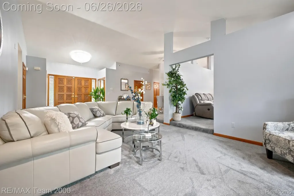 23511 Cliffview Court Farmington Hills City MI 48336