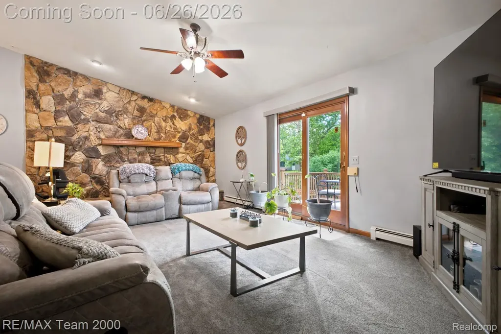 23511 Cliffview Court Farmington Hills City MI 48336