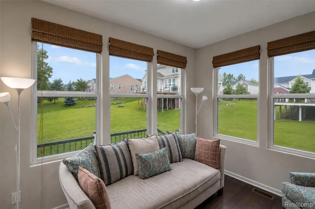30081 Braeburn Street Lyon Charter Township MI 48165
