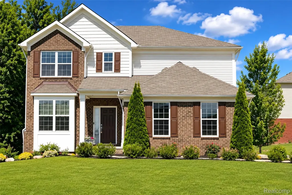 30081 Braeburn Street Lyon Charter Township MI 48165