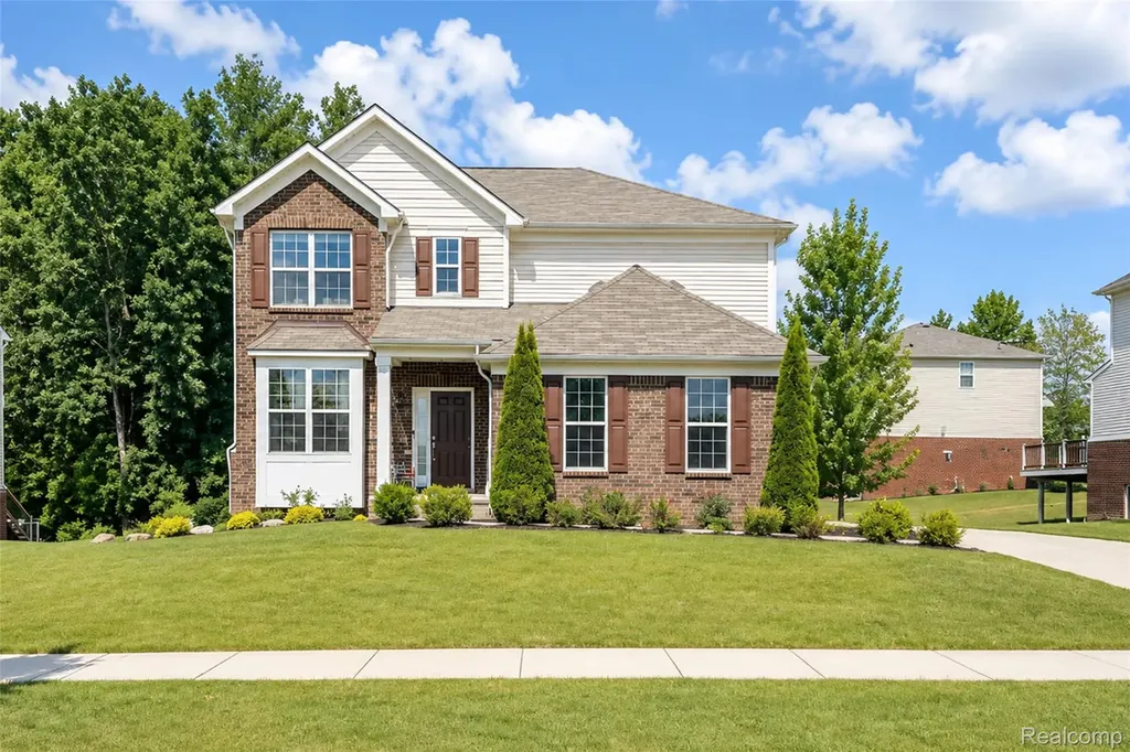 30081 Braeburn Street Lyon Charter Township MI 48165