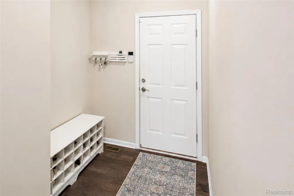 30081 Braeburn Street Lyon Charter Township MI 48165