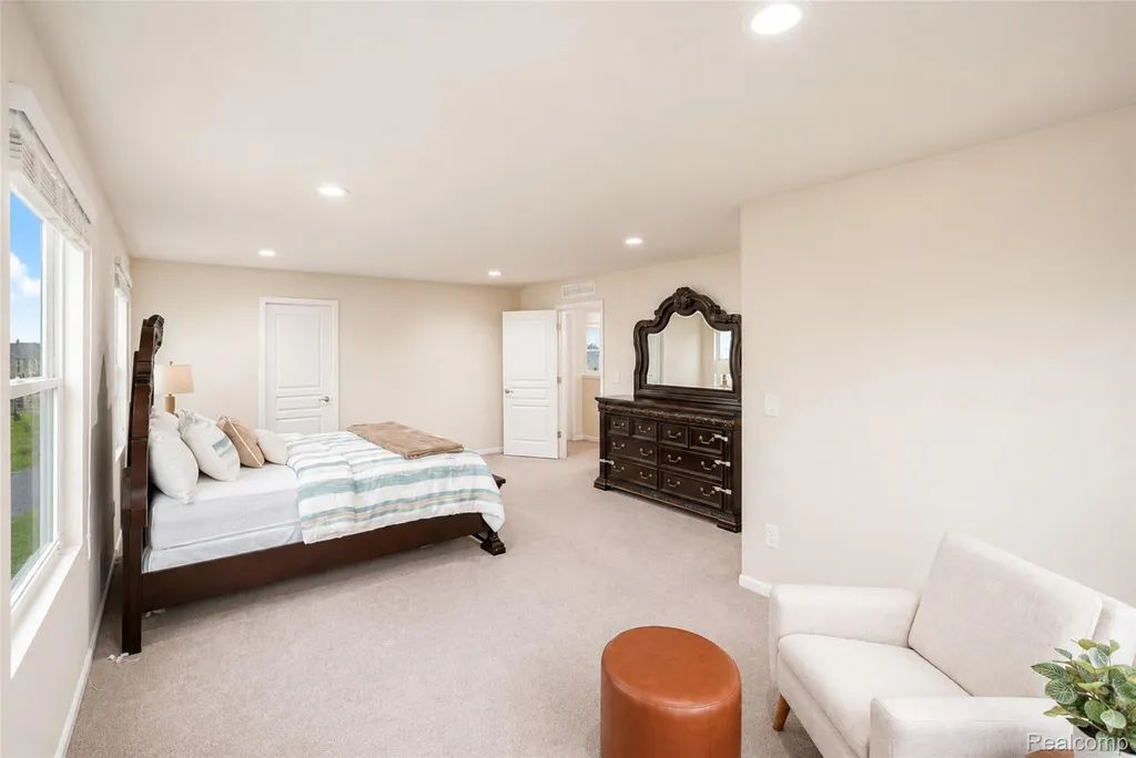 30081 Braeburn Street Lyon Charter Township MI 48165