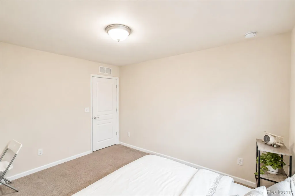 30081 Braeburn Street Lyon Charter Township MI 48165
