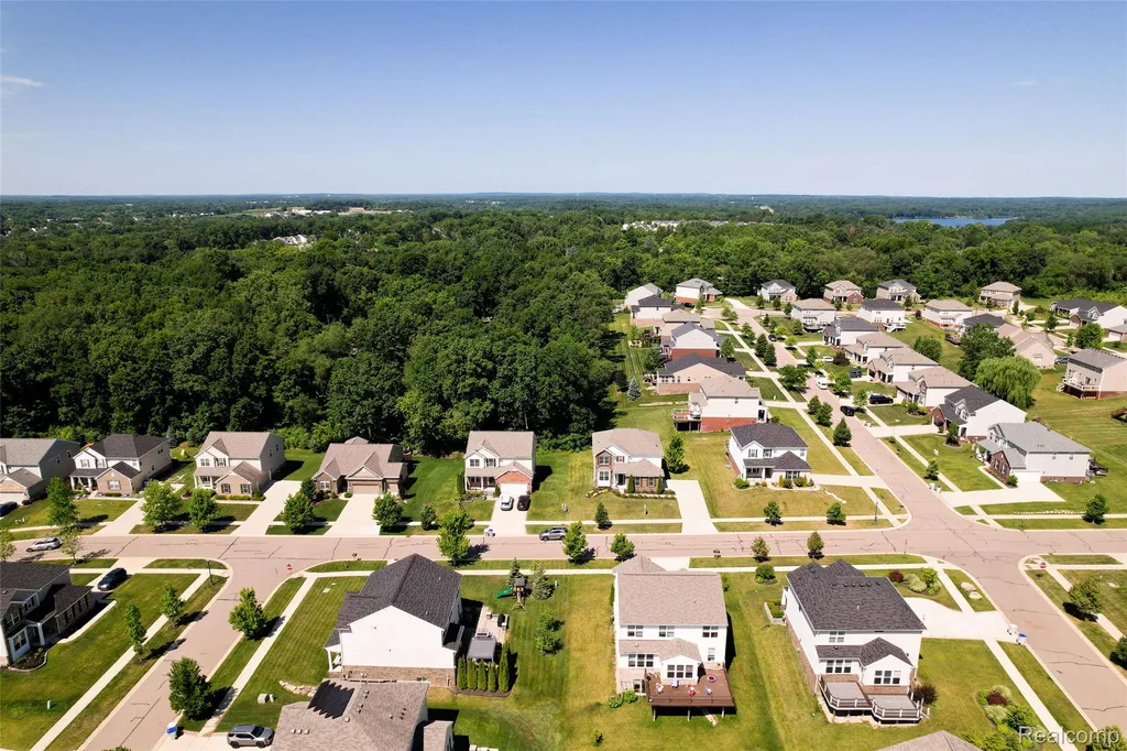 30081 Braeburn Street Lyon Charter Township MI 48165