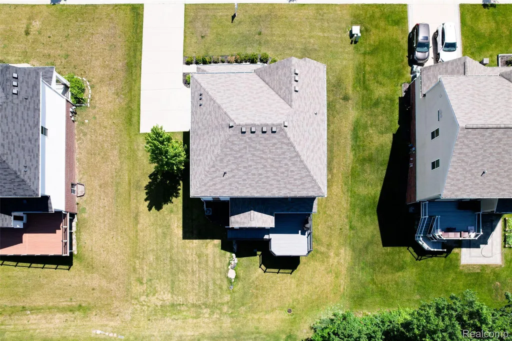 30081 Braeburn Street Lyon Charter Township MI 48165