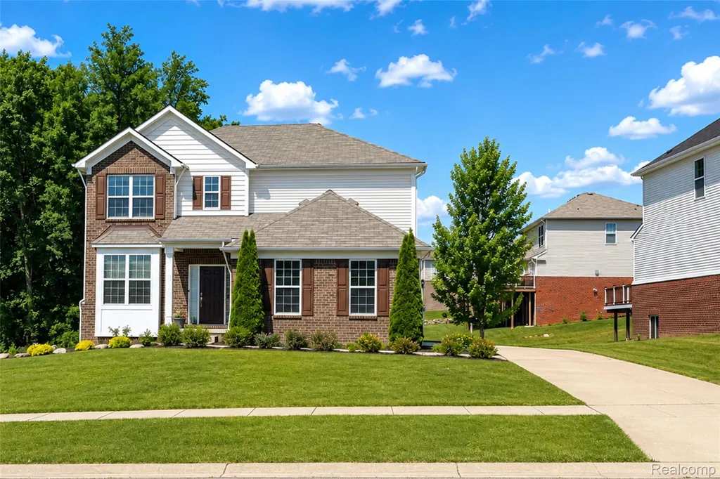 30081 Braeburn Street Lyon Charter Township MI 48165