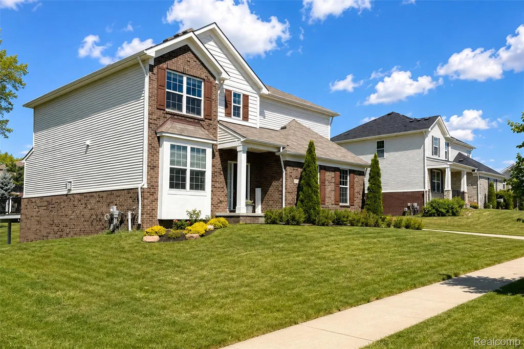 30081 Braeburn Street Lyon Charter Township MI 48165