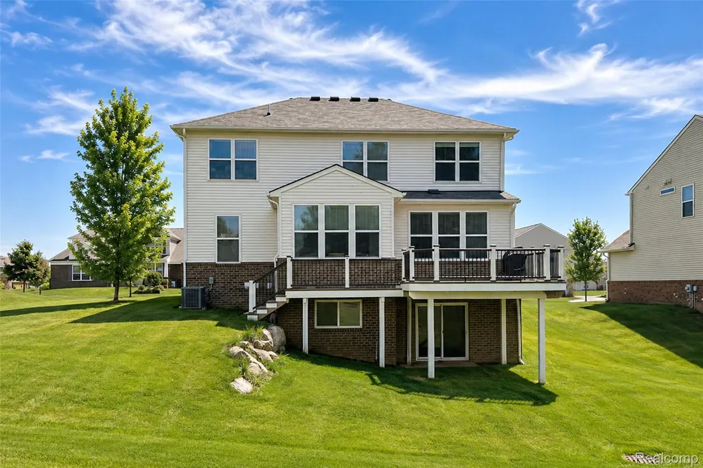 30081 Braeburn Street Lyon Charter Township MI 48165