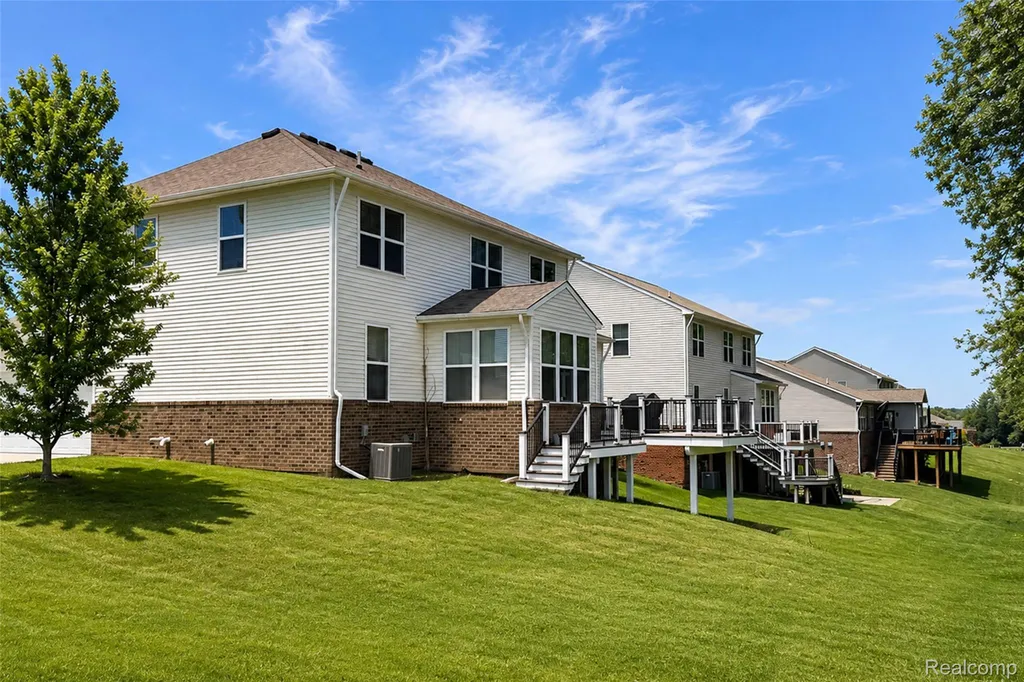 30081 Braeburn Street Lyon Charter Township MI 48165
