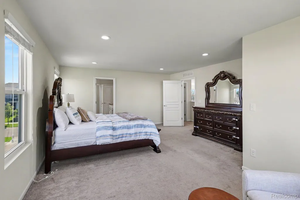 30081 Braeburn Street Lyon Charter Township MI 48165