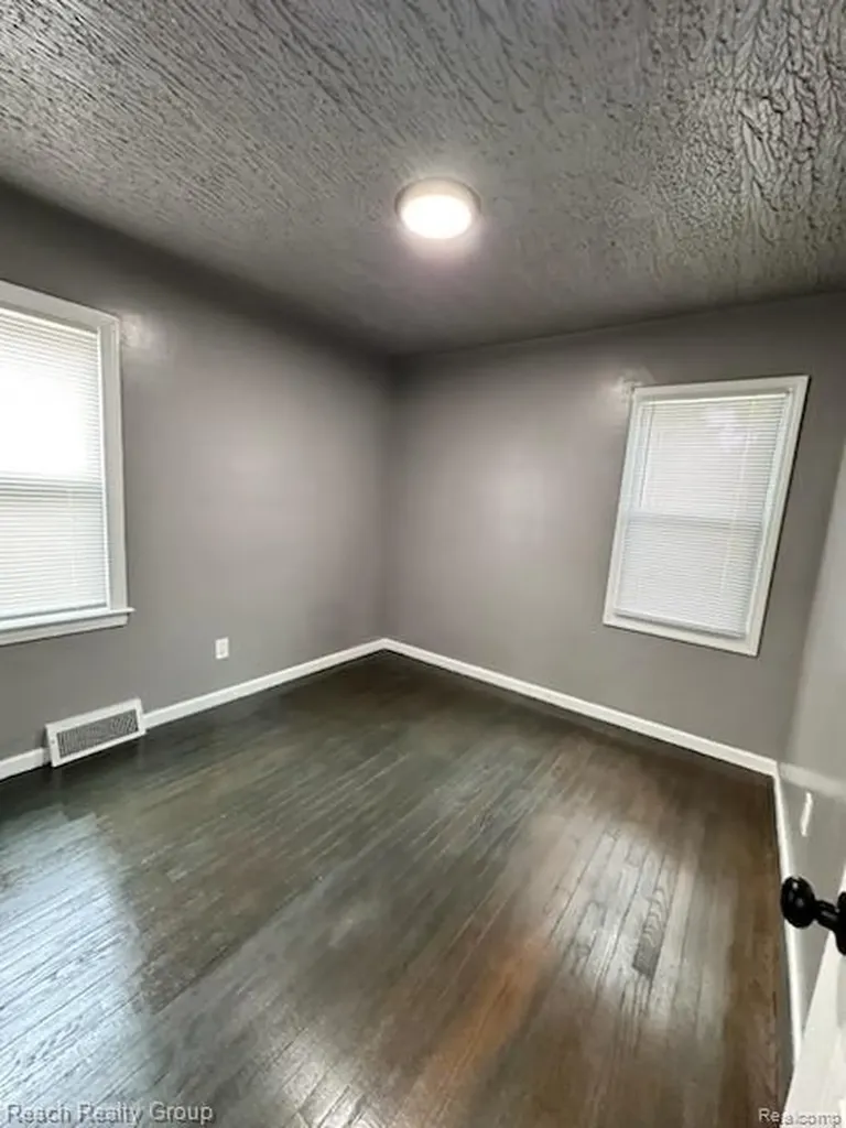 9974 Mettetal Street Detroit City MI 48227