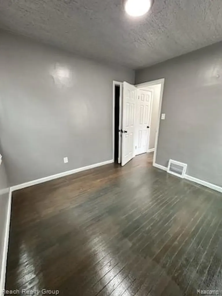 9974 Mettetal Street Detroit City MI 48227