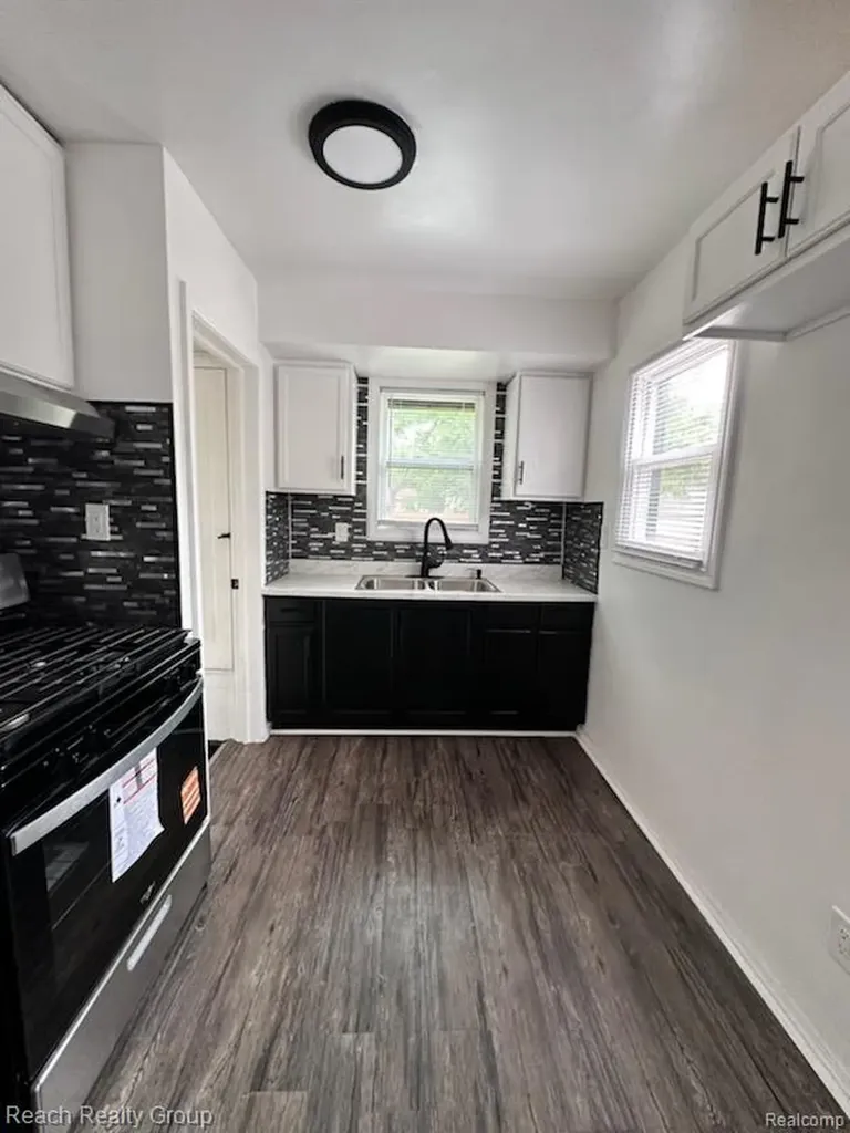 9974 Mettetal Street Detroit City MI 48227