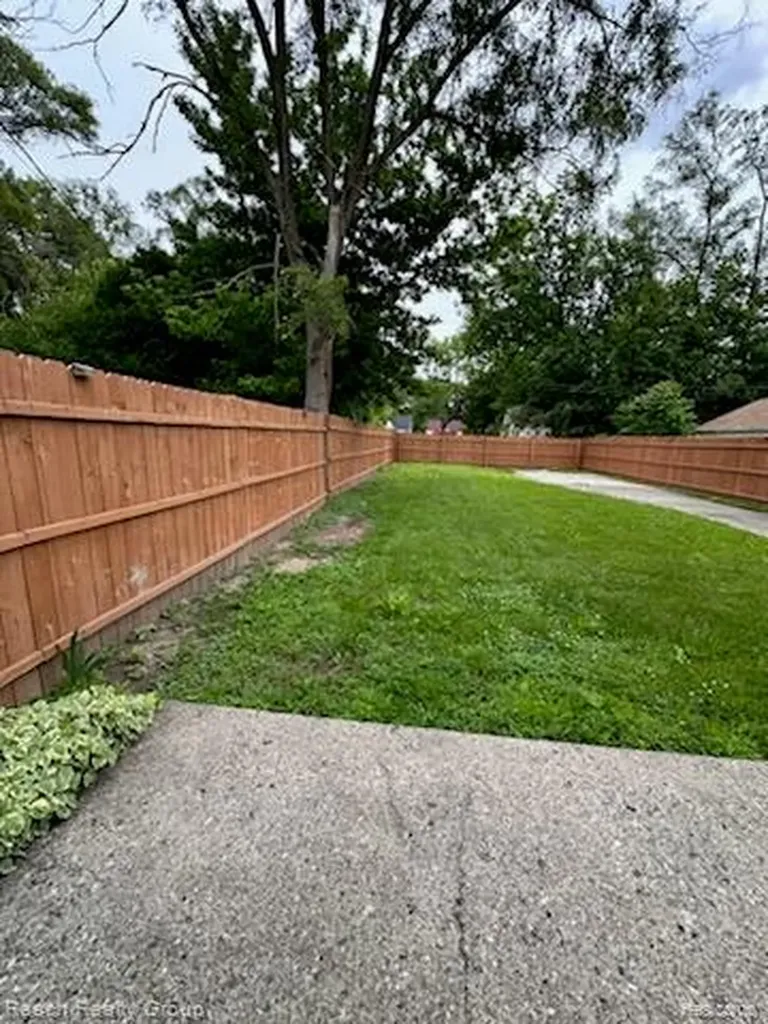 9974 Mettetal Street Detroit City MI 48227
