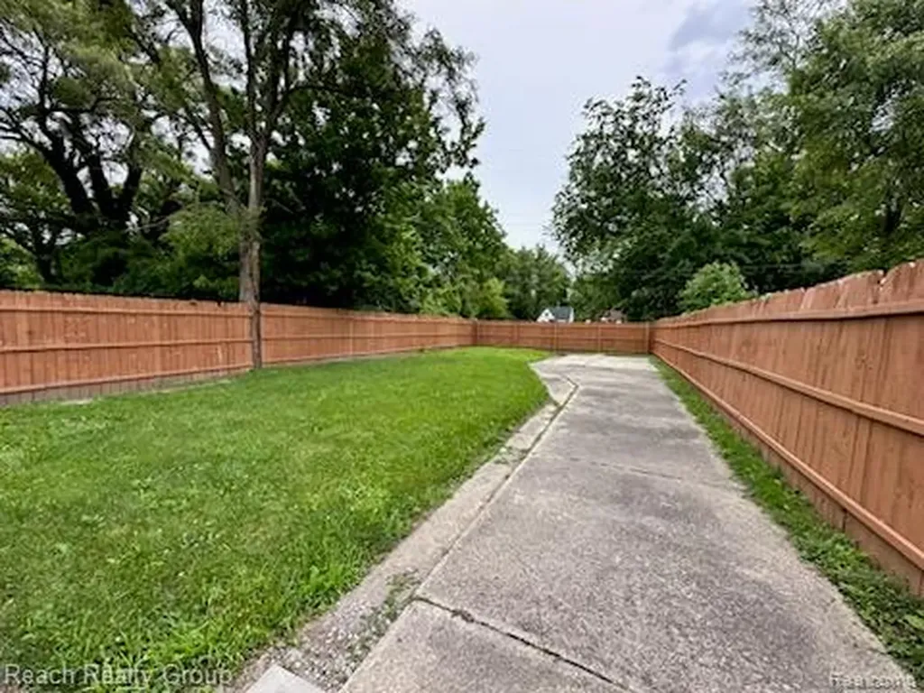 9974 Mettetal Street Detroit City MI 48227