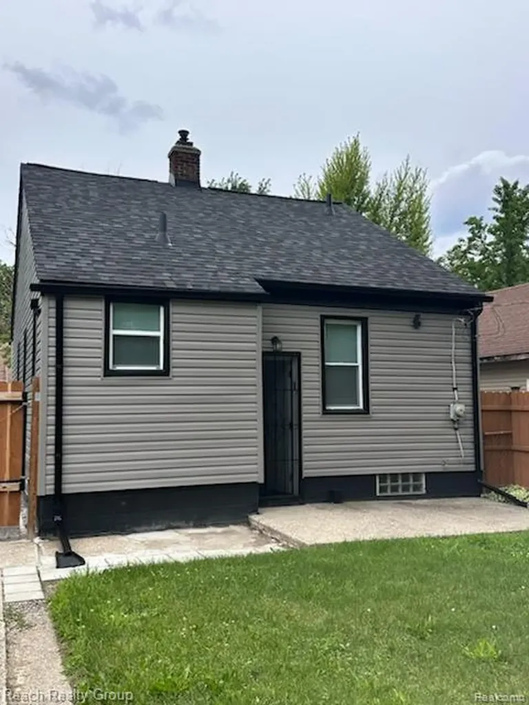 9974 Mettetal Street Detroit City MI 48227