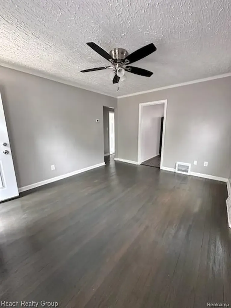 9974 Mettetal Street Detroit City MI 48227