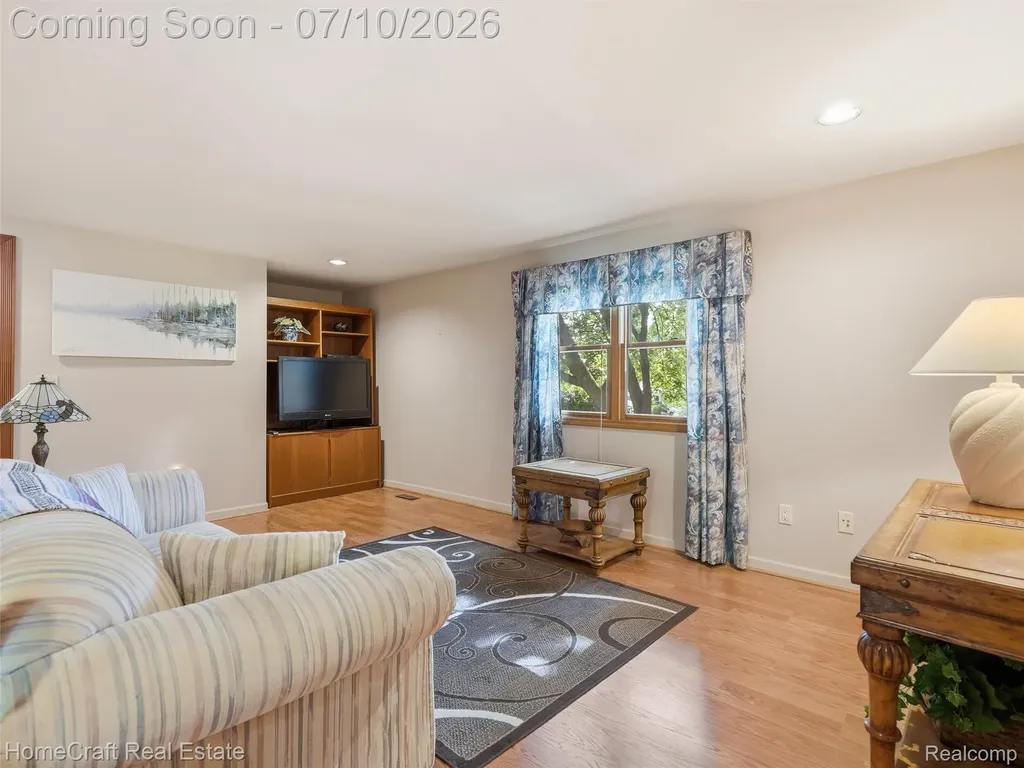 1744 Walnut Ridge Circle Canton Charter Township MI 48187