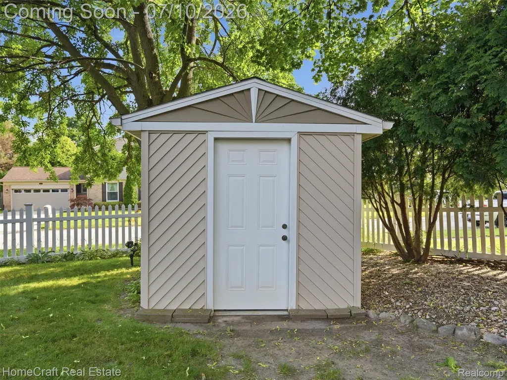 1744 Walnut Ridge Circle Canton Charter Township MI 48187