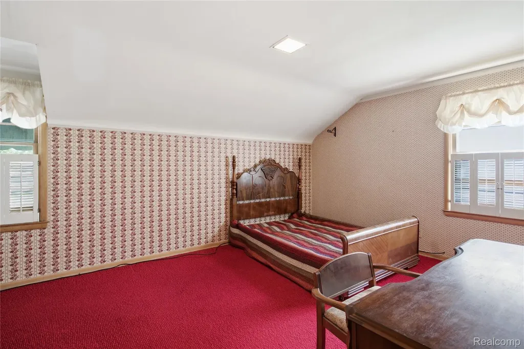 1956 Beverly Boulevard Berkley City MI 48072