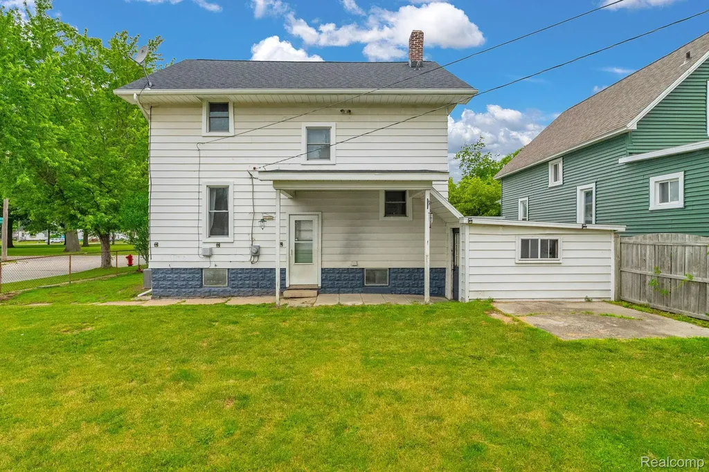 2926 South Boulevard Port Huron City MI 48060
