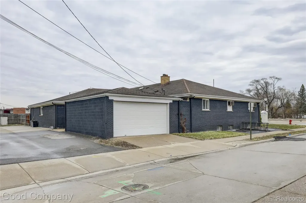 23919 John R Road Hazel Park City MI 48030