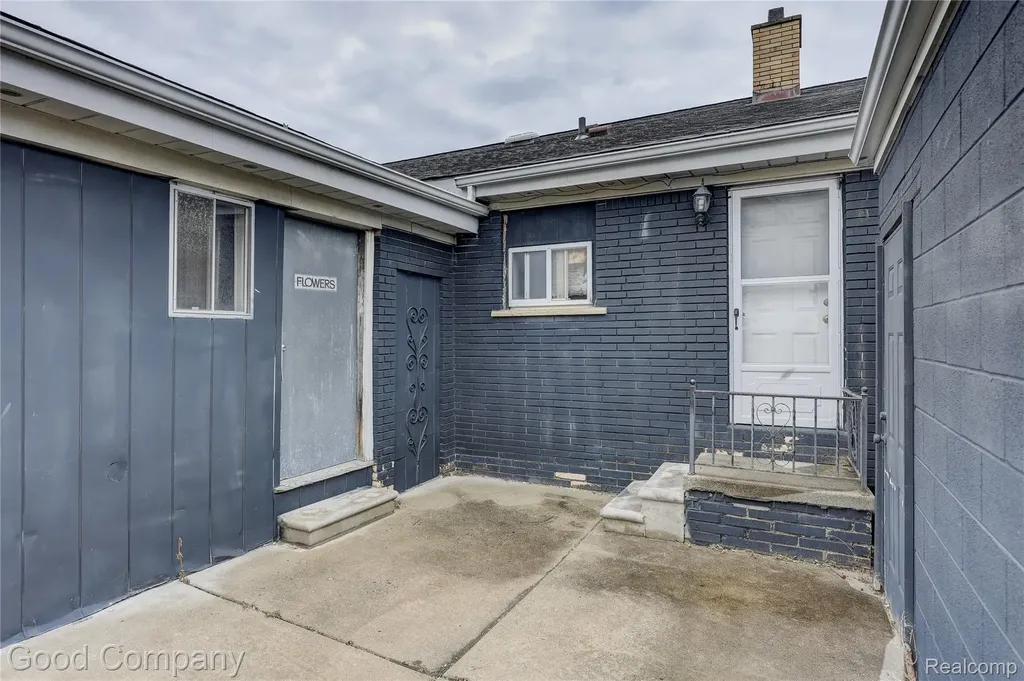23919 John R Road Hazel Park City MI 48030