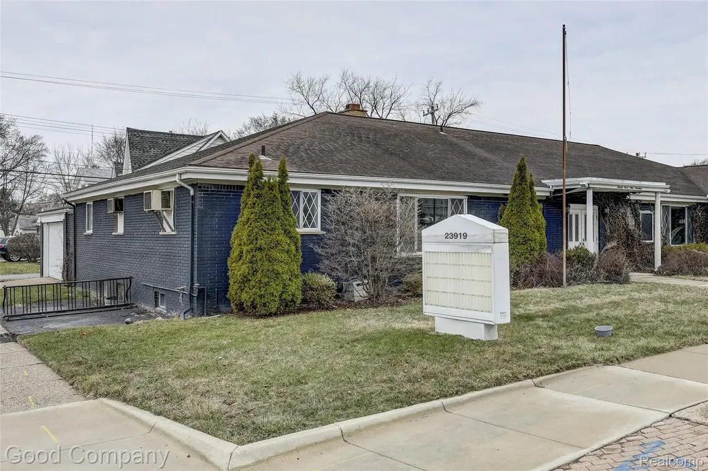 23919 John R Road Hazel Park City MI 48030