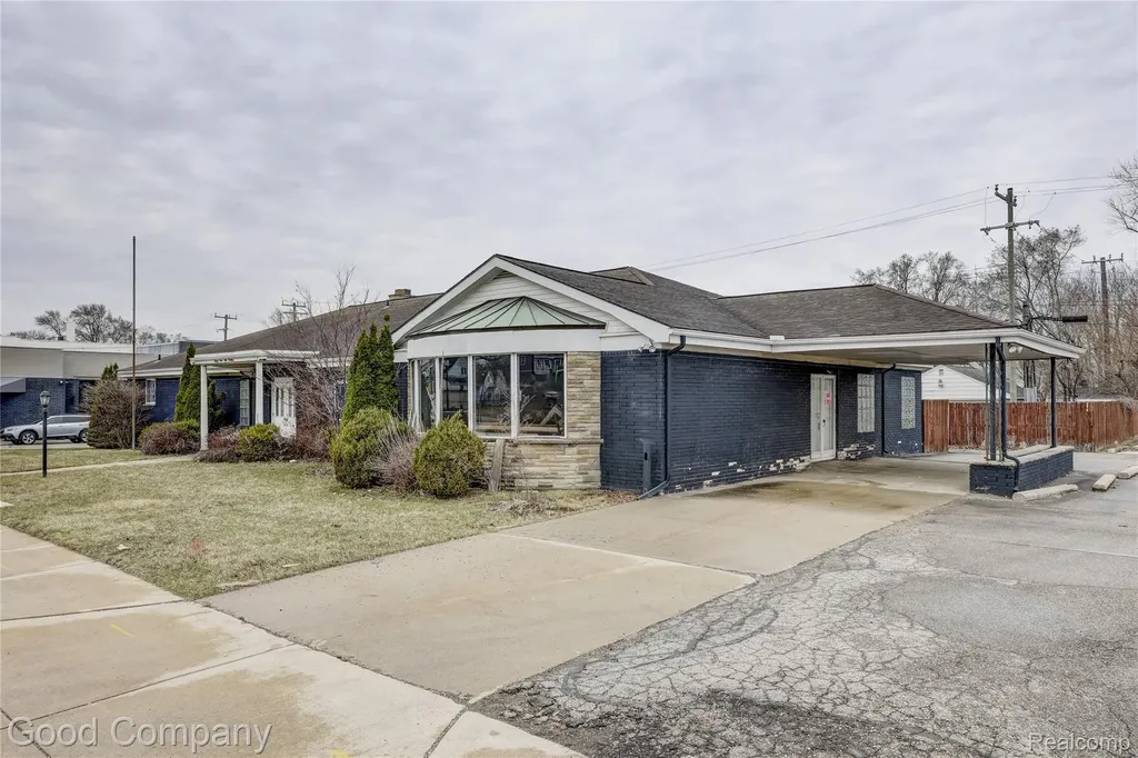 23919 John R Road Hazel Park City MI 48030