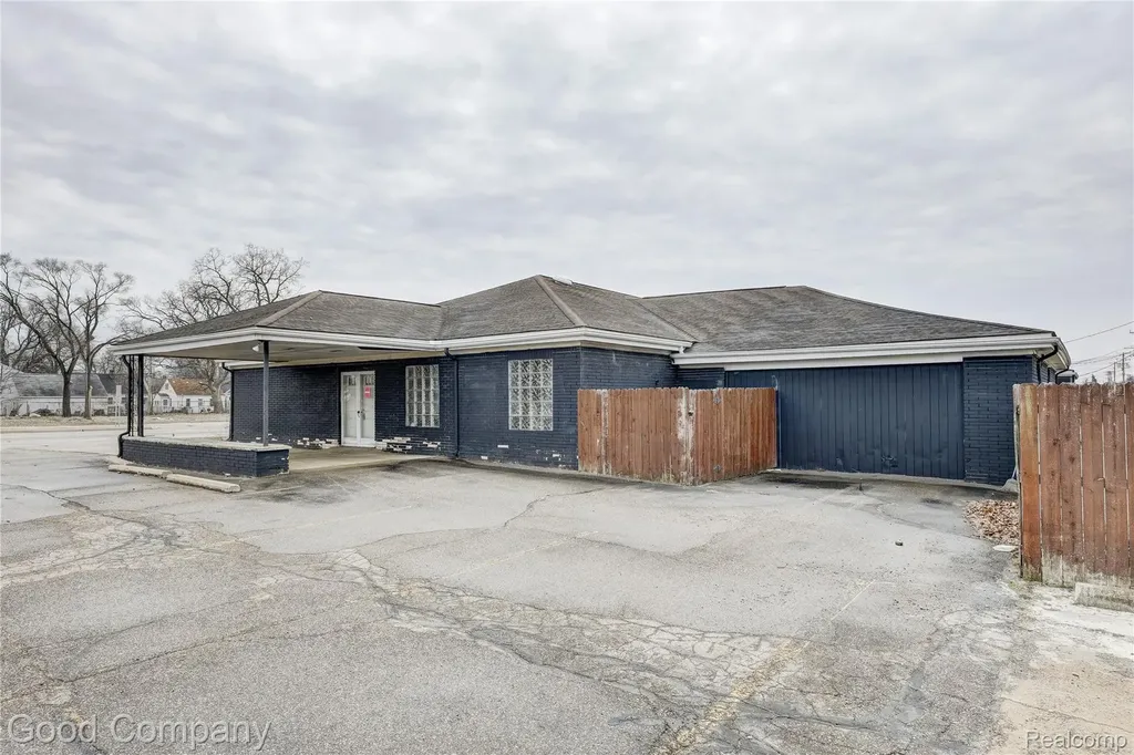 23919 John R Road Hazel Park City MI 48030