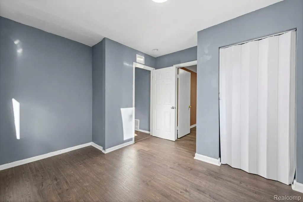 12497 Prospect Avenue Warren City MI 48089
