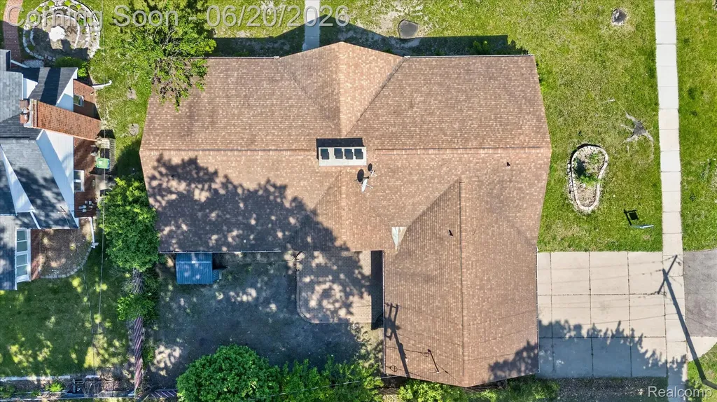 28013 Roan Drive Warren City MI 48093