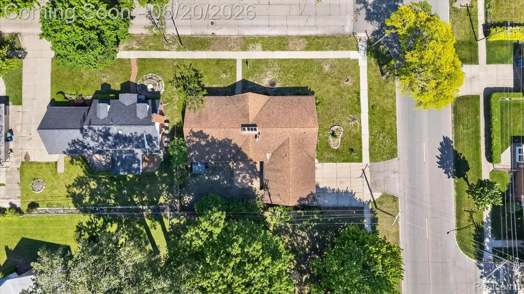 28013 Roan Drive Warren City MI 48093