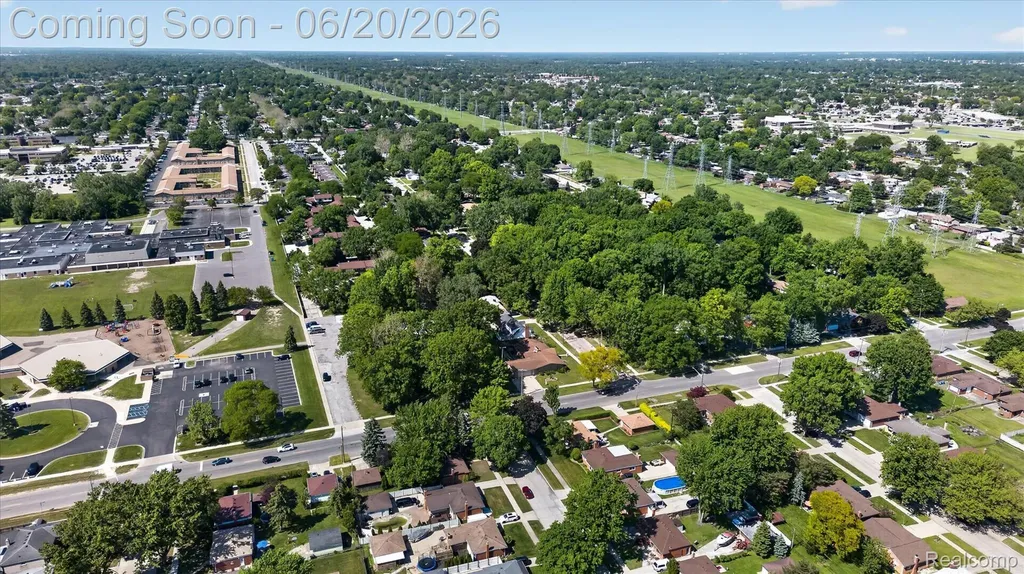 28013 Roan Drive Warren City MI 48093