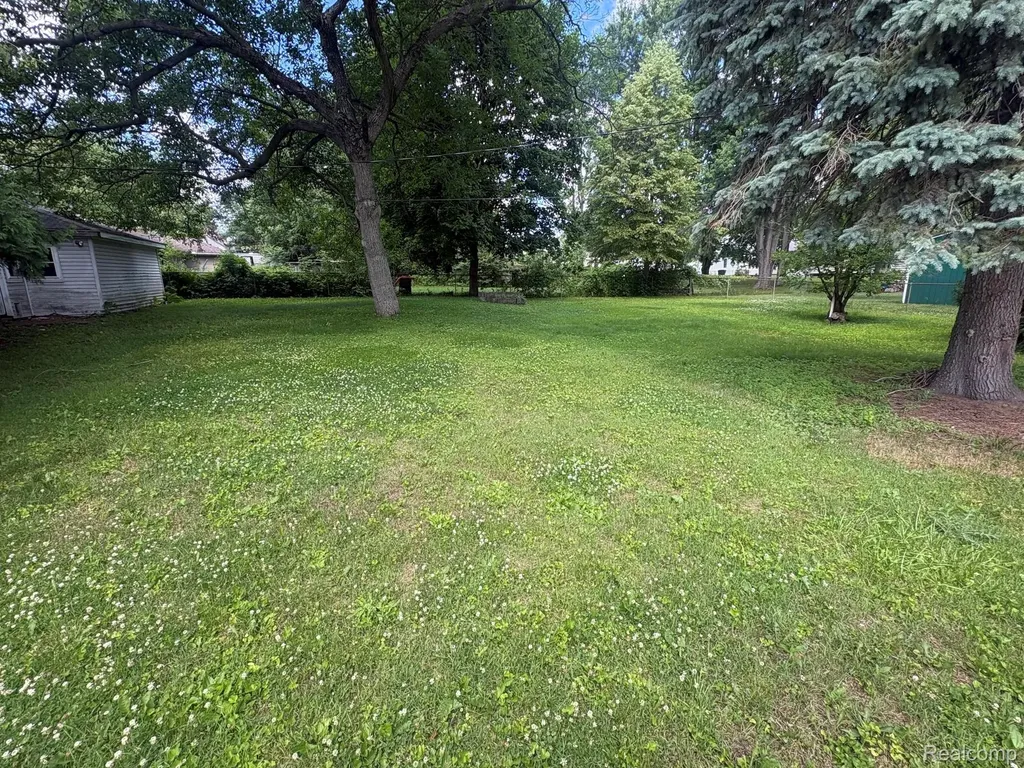 23301 Harrellson Street Macomb Township MI 48042