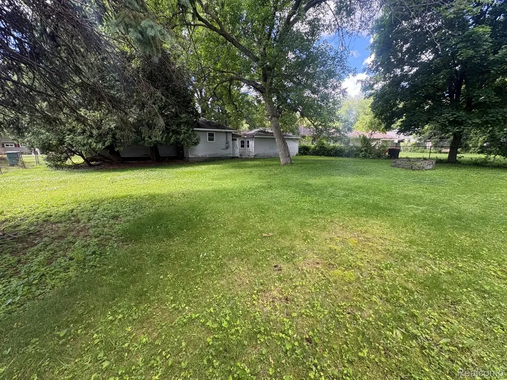 23301 Harrellson Street Macomb Township MI 48042