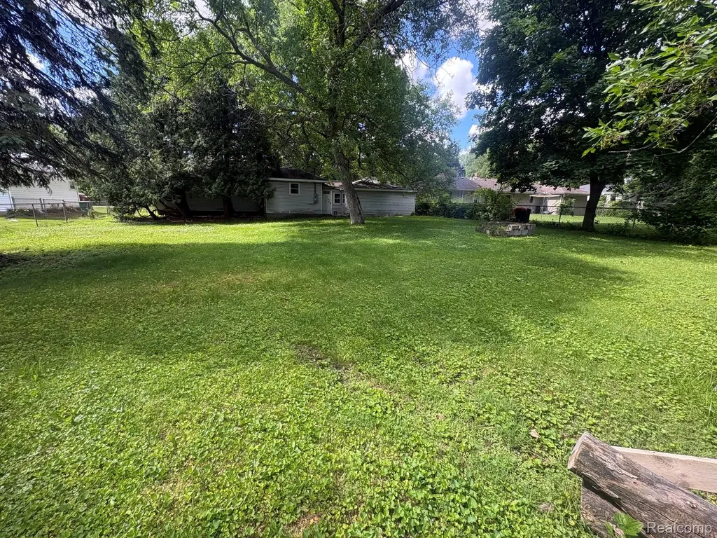 23301 Harrellson Street Macomb Township MI 48042