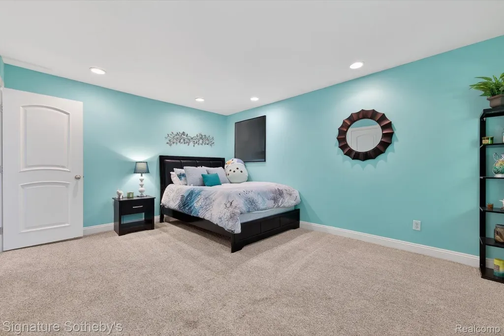 30650 Lahser Road Beverly Hills Village MI 48025