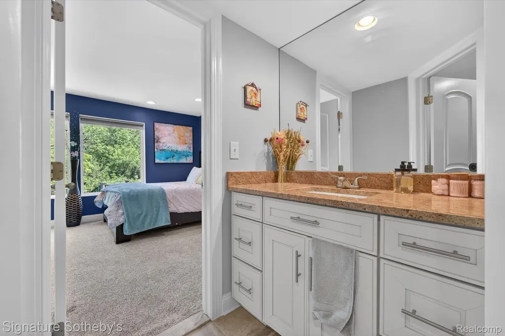 30650 Lahser Road Beverly Hills Village MI 48025